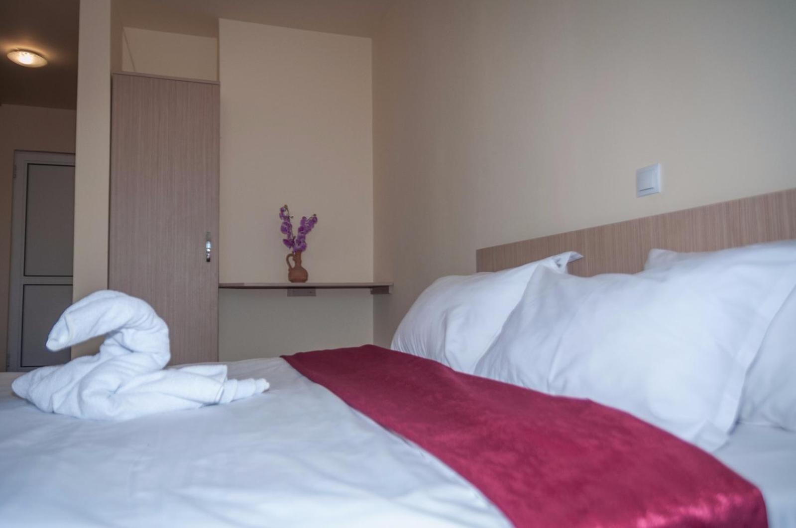 Hotel Dumbrava Minunata *