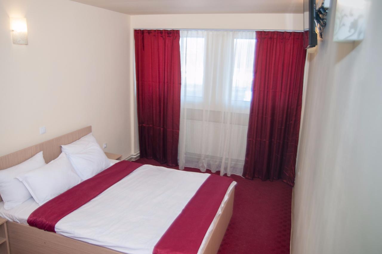 Hotel Dumbrava Minunata *